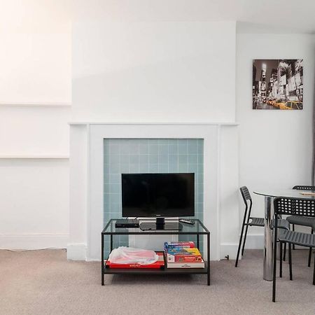 لندن Guestready - Modern 2-Bed For 4 In Golders Green! المظهر الخارجي الصورة