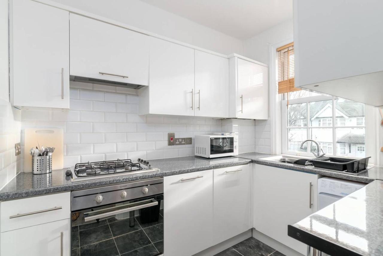 لندن Guestready - Modern 2-Bed For 4 In Golders Green! المظهر الخارجي الصورة